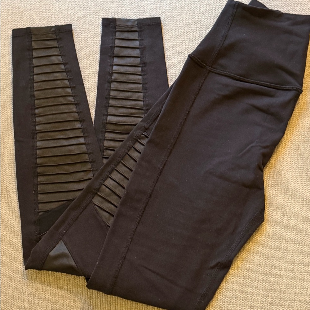 ALO Yoga High Waist Moto Legging - Black with Ribbed Detail